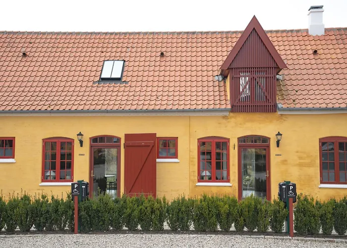 Brolokke Herregard Hotel *
